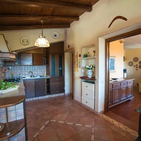 Ginestra Holiday House *